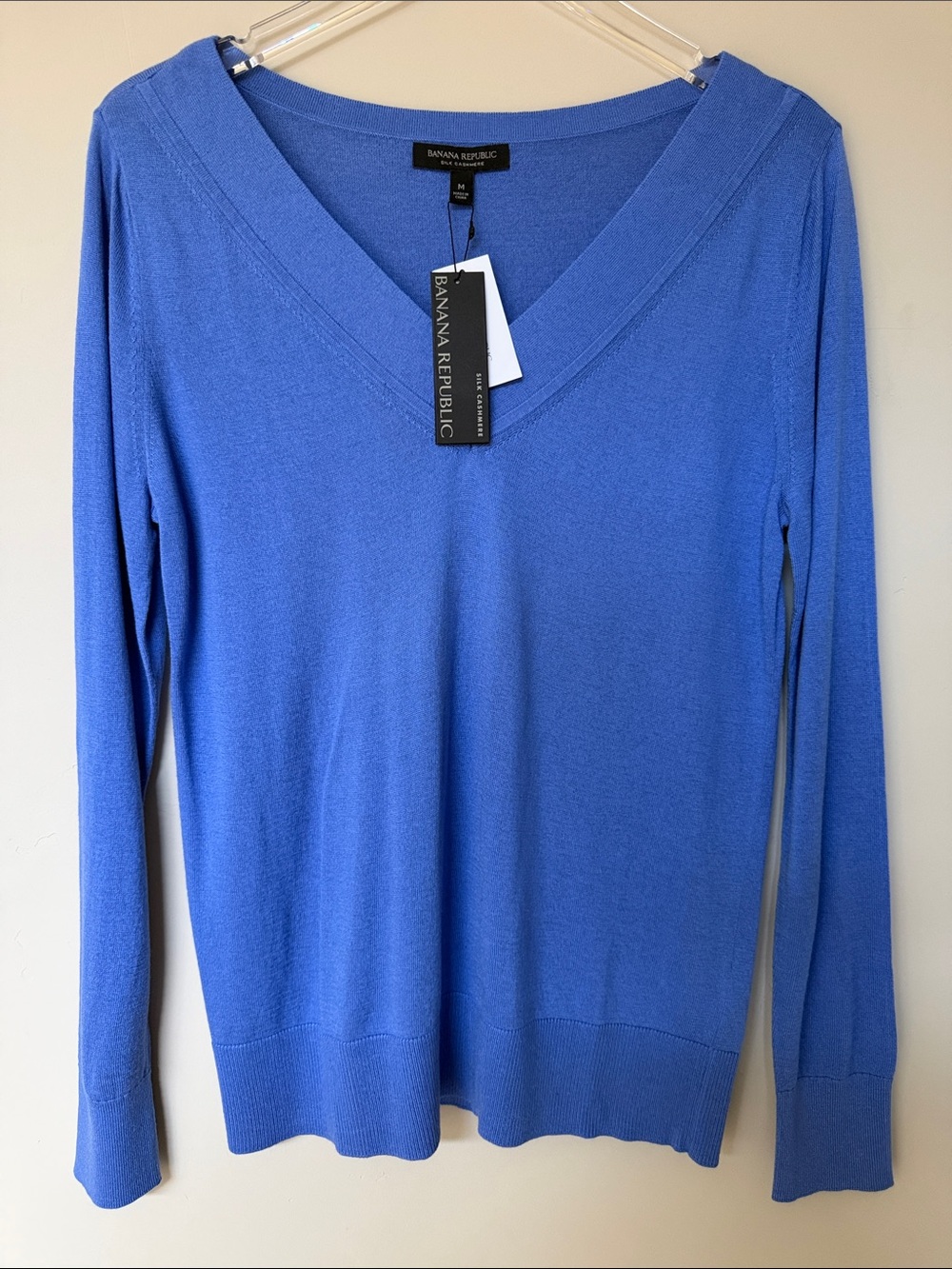 Banana republic V neck Silk Cashmere Royal blue sweater s M